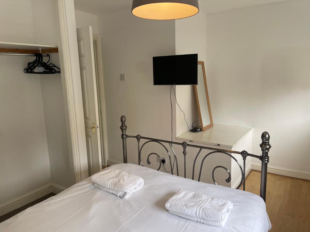 House Number 12 Sleeps Up To 4 With Smart Tvs In Every Room Wellington  Esterno foto