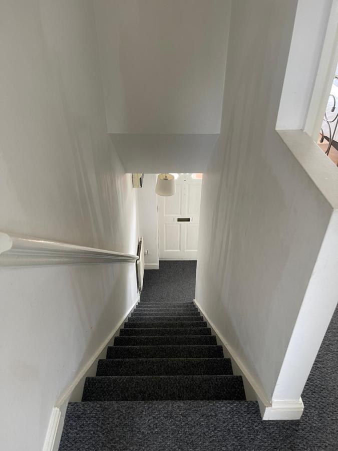 House Number 12 Sleeps Up To 4 With Smart Tvs In Every Room Wellington  Esterno foto