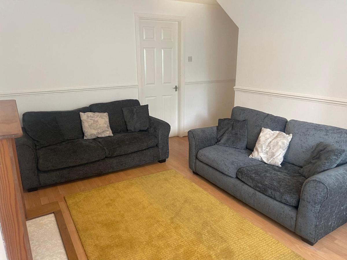 House Number 12 Sleeps Up To 4 With Smart Tvs In Every Room Wellington  Esterno foto
