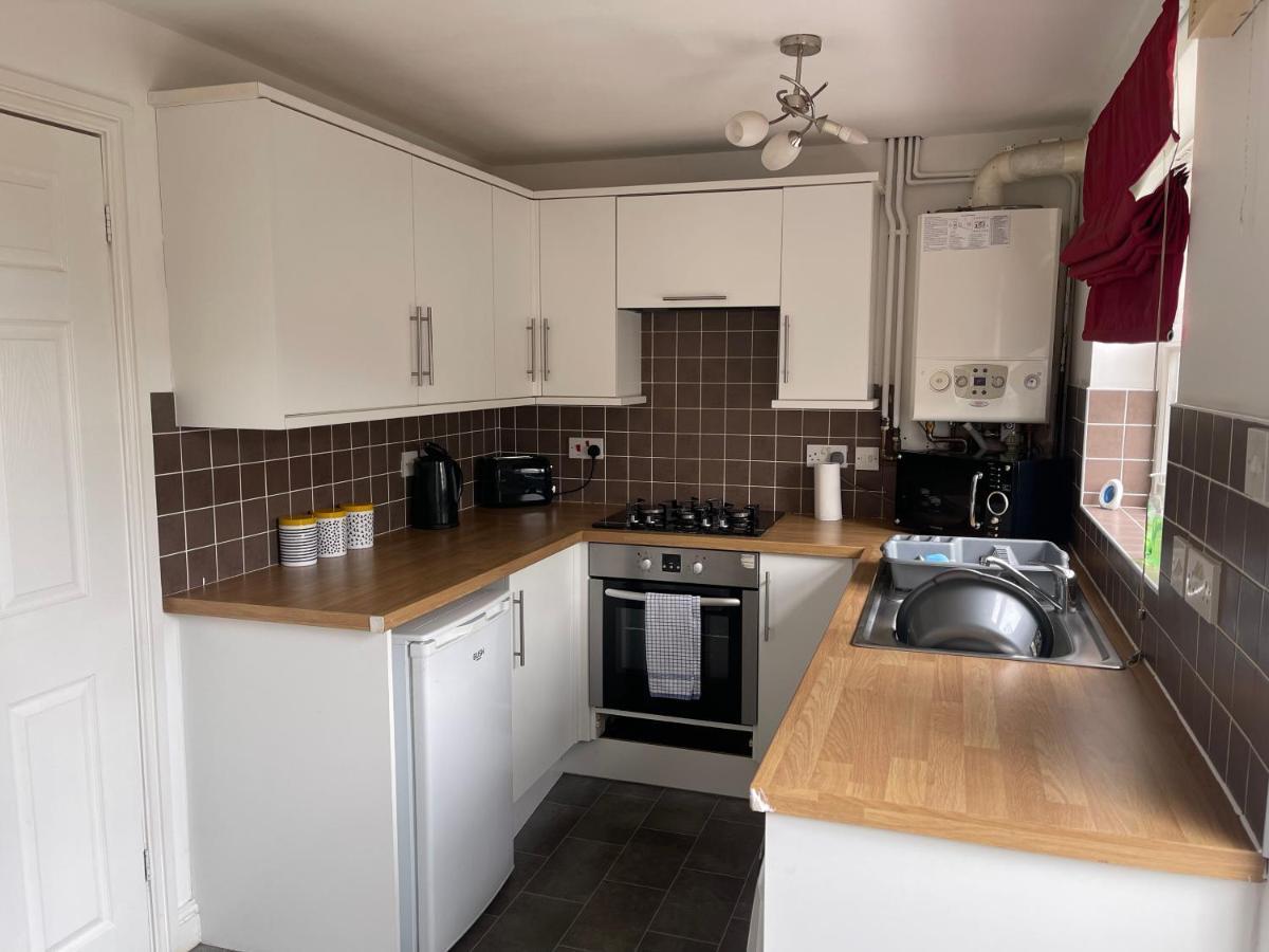 House Number 12 Sleeps Up To 4 With Smart Tvs In Every Room Wellington  Esterno foto
